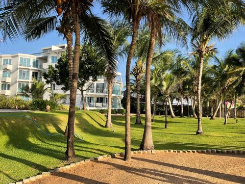 Luxury Penthouse Beachfront Nilaveli — 4-Star Luxury Hotel in Trincomalee, Sri Lanka