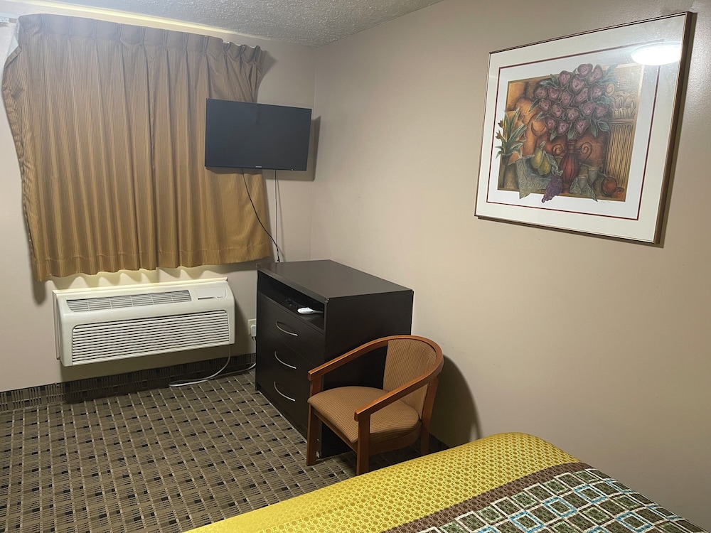 Economy Inn And Suites Ashtabula - photo 22