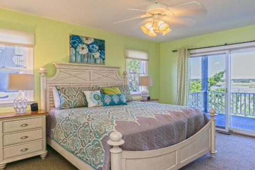Pier Pleasure by Oak Island Accommodations - photo 17