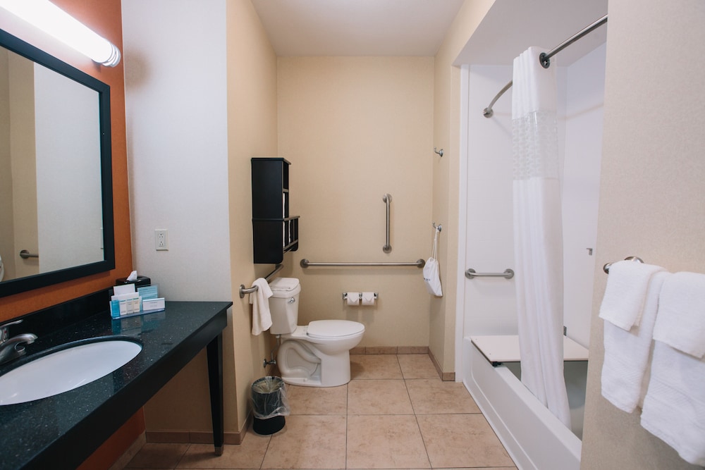 Hampton Inn & Suites Effingham - photo 52