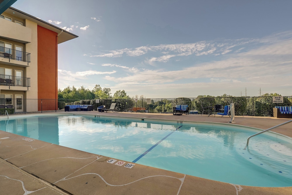 Holiday Inn Express Hotel & Suites Branson 76 Central by IHG - photo 28
