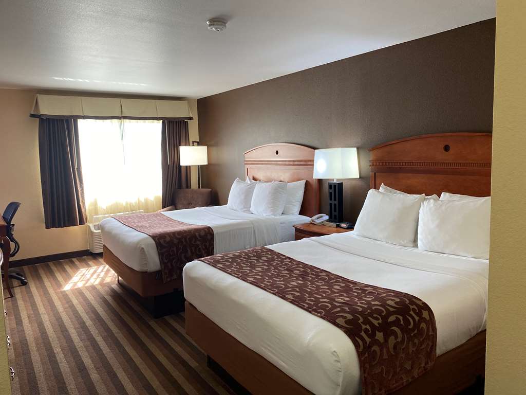 Best Western Manhattan Inn - photo 11