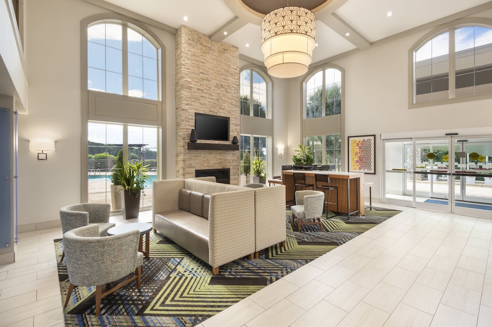 Holiday Inn Express & Suites Asheville SW Outlet Ctr Area - featured photo