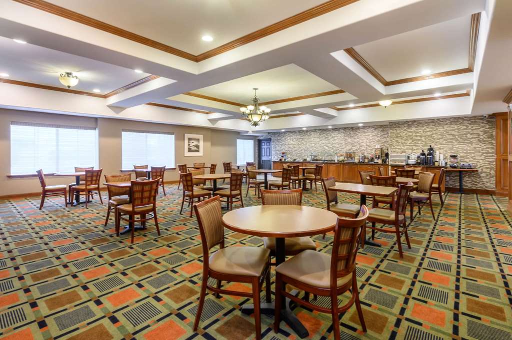 La Quinta Inn & Suites by Wyndham Longview North - photo 28