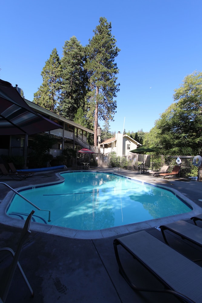 Lake Arrowhead Chalets a VRI resort - photo 19