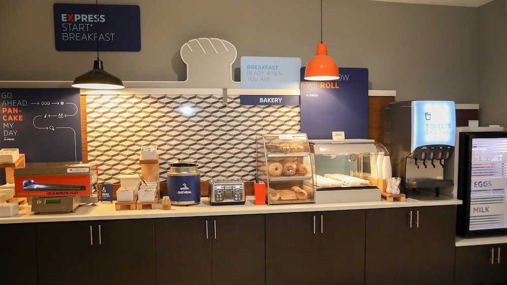 Holiday Inn Express & Suites Colorado Springs North by IHG - photo 61