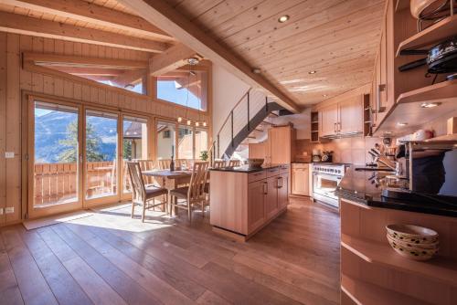 Chalet Aquila 8 Penthouse — 5-Star Luxury Hotel in Lauterbrunnen, Switzerland