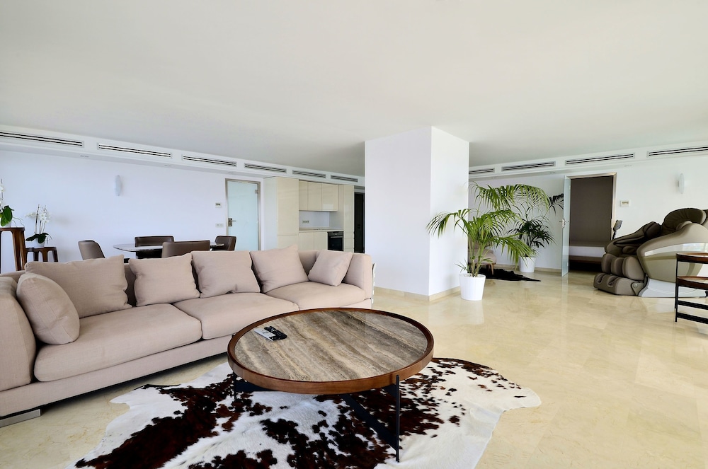 Atico Suite Ola Blanca — 4-Star Luxury Hotel in Finestrat, Spain