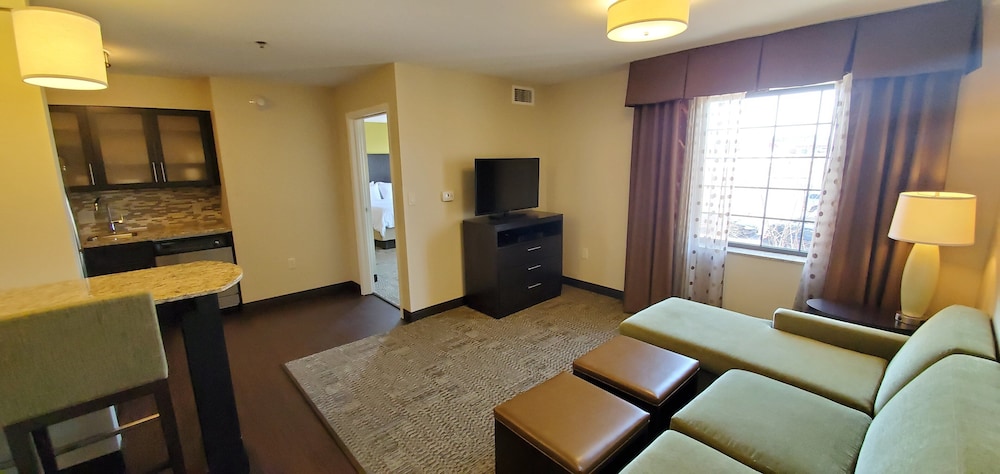 Staybridge Suites Eau Claire Altoona by IHG - photo 20