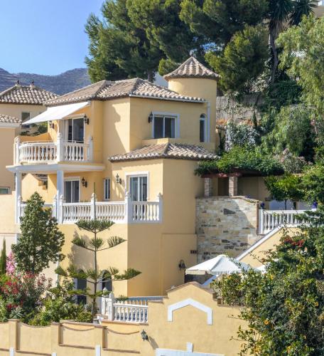 Villa Estrella de Cotobro — 4-Star Luxury Hotel in Almunecar, Spain