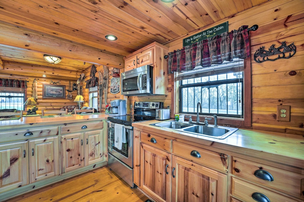Rustic Cabin in Roaring River State Park - photo 2