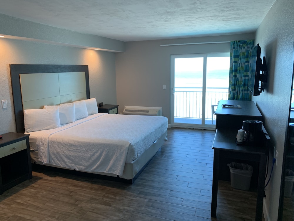 Boardwalk Inn and Suites - photo 25