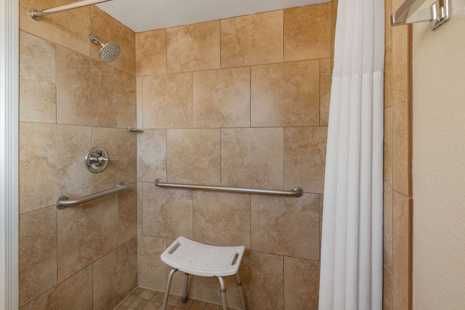 Howard Johnson by Wyndham Flagstaff - photo 15