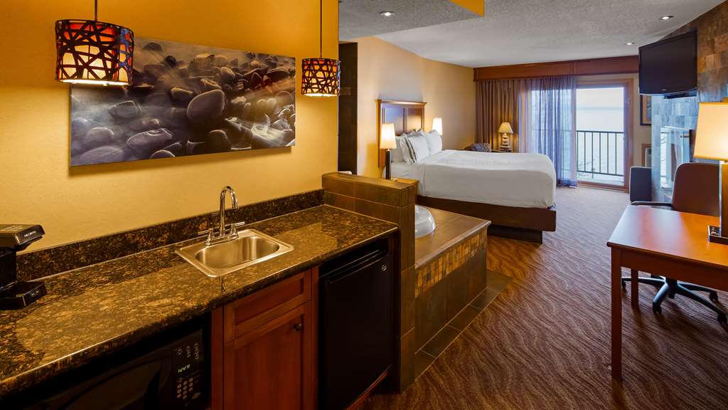 Best Western Plus Superior Inn - photo 57