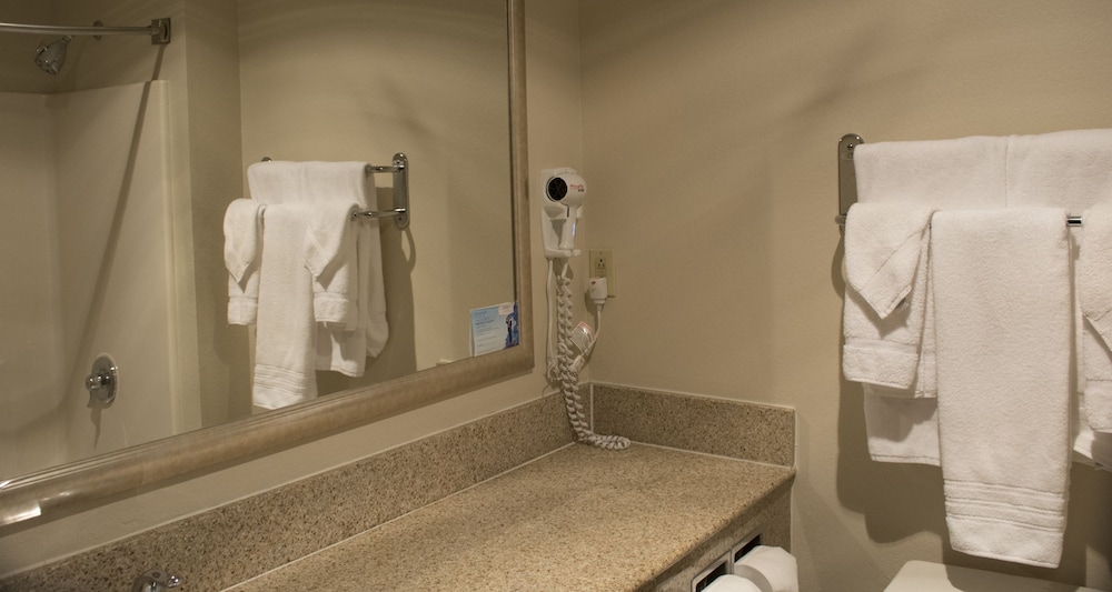 Baymont by Wyndham East Windsor Bradley Airport - photo 19