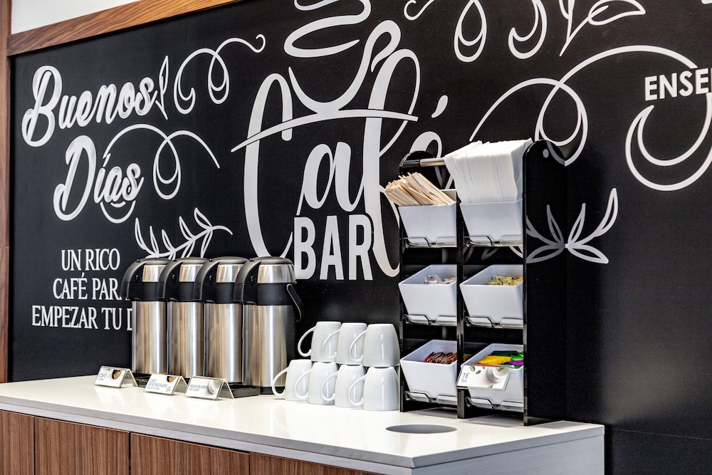 Holiday Inn Express & Suites Ensenada Centro by IHG