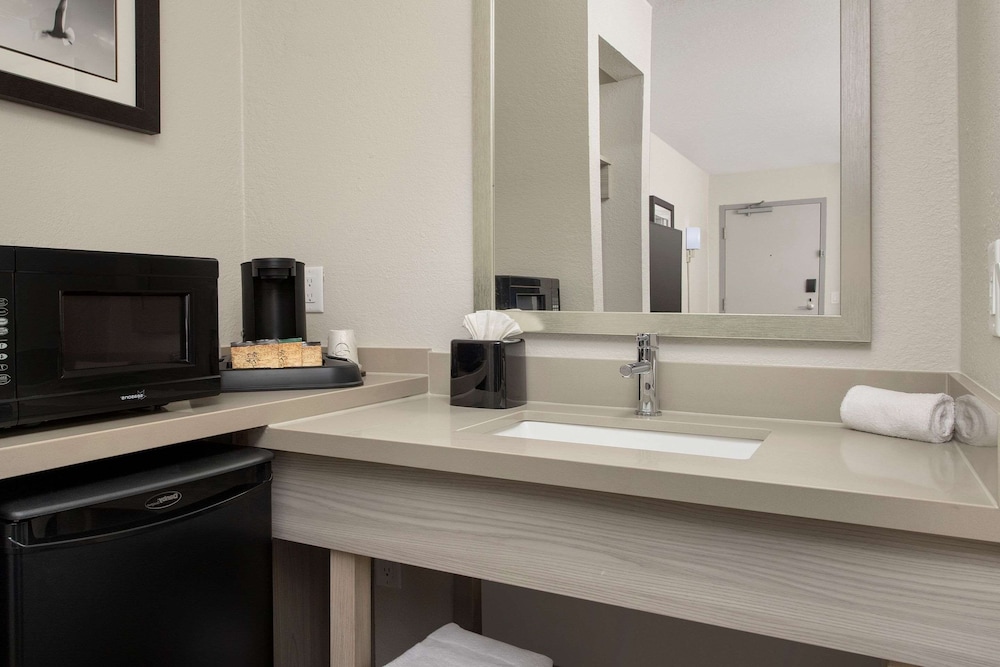 Quality Inn Atlantic Beach Mayo Clinic Jax Area - photo 33