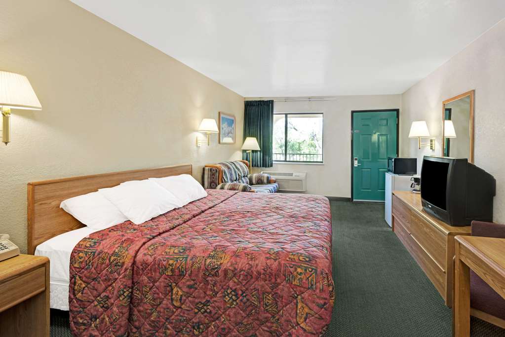 Days Inn by Wyndham Espanola - photo 9