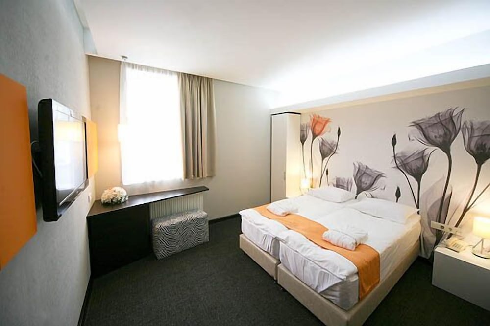 City Park Hotel by CHM in Bila Tserkva, Ukraine