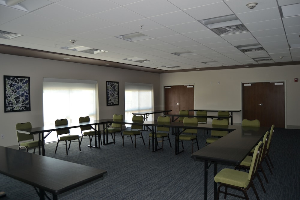 Holiday Inn Express & Suites Goodlettsville N Nashville by IHG - photo 39
