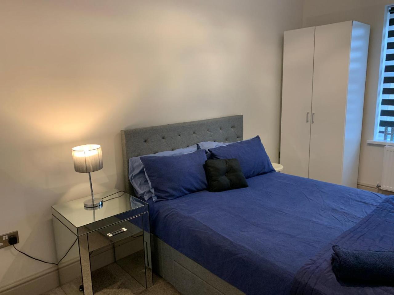 Margate Stylish 2 Bedroom Apartment — 4-Star Luxury Hotel in Margate, United Kingdom