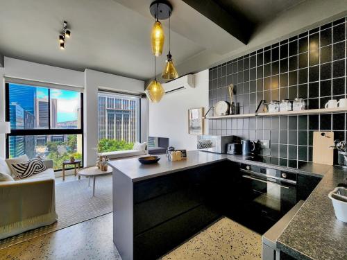 9th floor modern elegant stay in City Pool