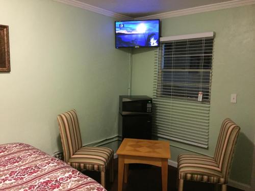 Palmers Motel - photo 2