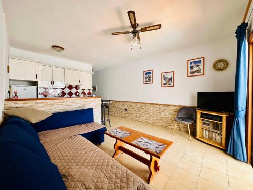 Quiet Apartment Coral Mar — 4-Star Luxury Hotel in Arona, Spain