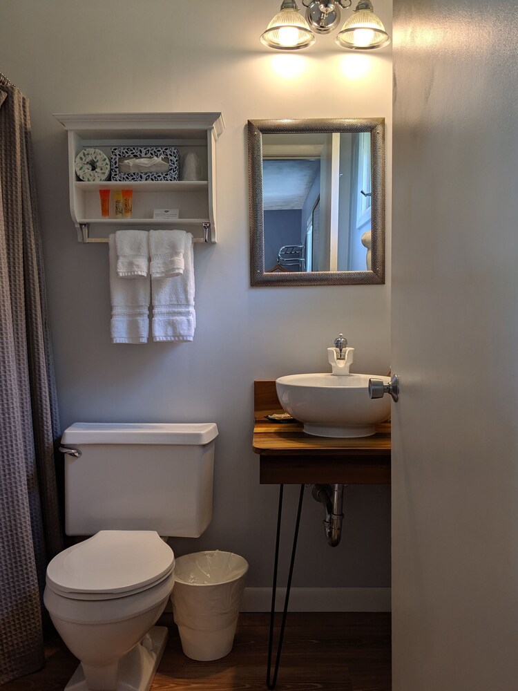 Harwood Hill Motel - photo 23