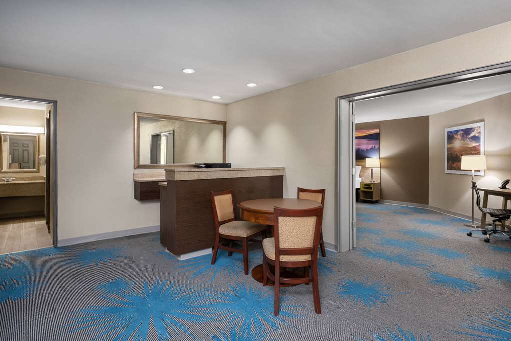 Days Inn by Wyndham Klamath Falls - photo 26