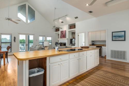 New Listing Spotlight Pink Palace in Dauphin Island, United States