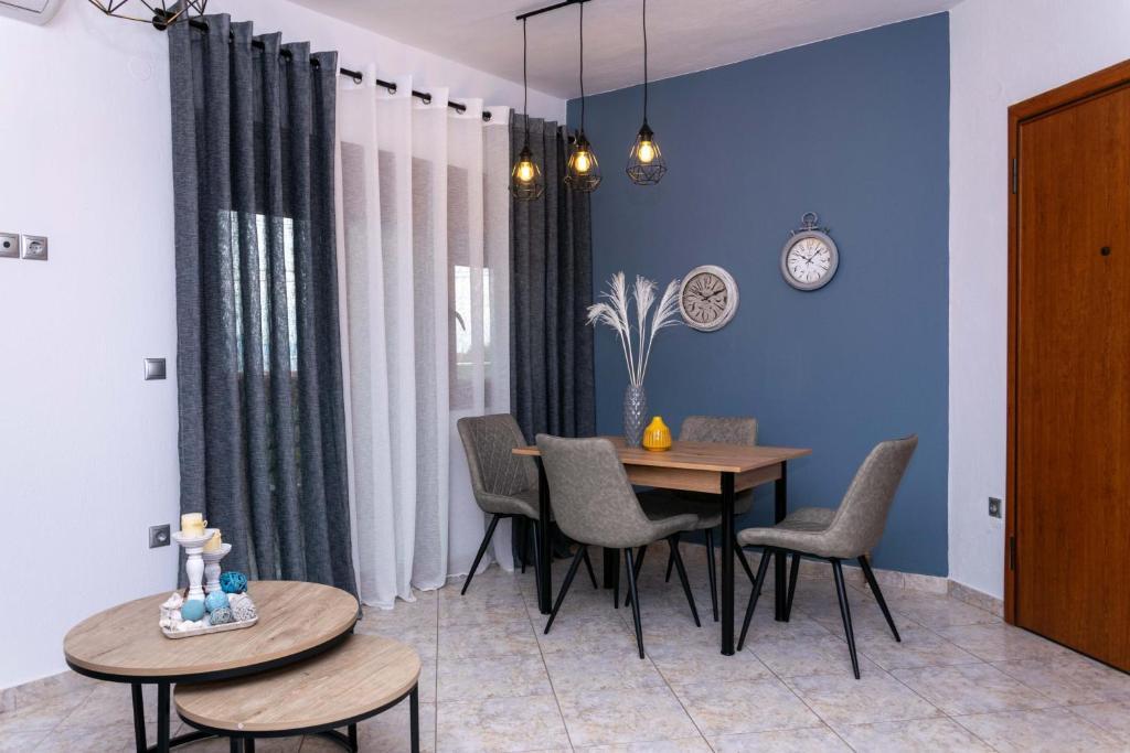 Vista Del Mare 1 — 4-Star Luxury Hotel in Nea Roda, Greece