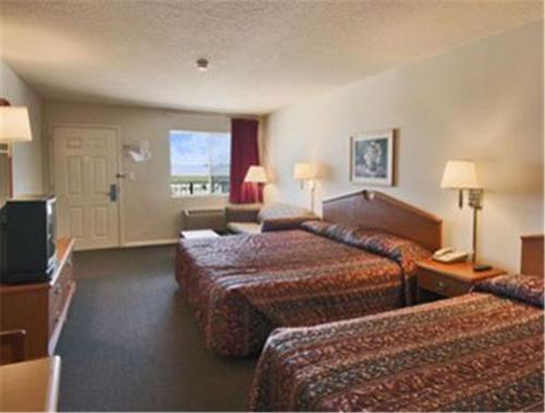 Summit Inn & Suites Hempstead - photo 4