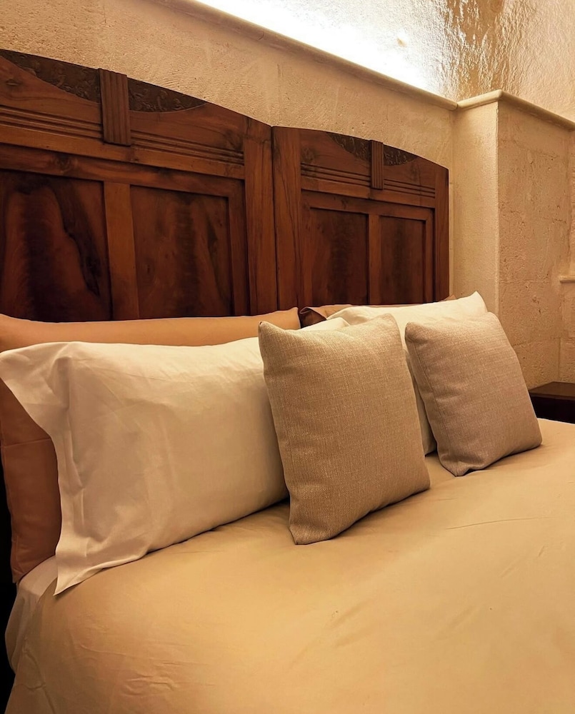 Bellavita Rooms Isabel luxury Suite — 4-Star Luxury Hotel in Matera, Italy