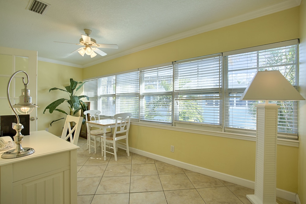 Barefoot Beach Resort - photo 30