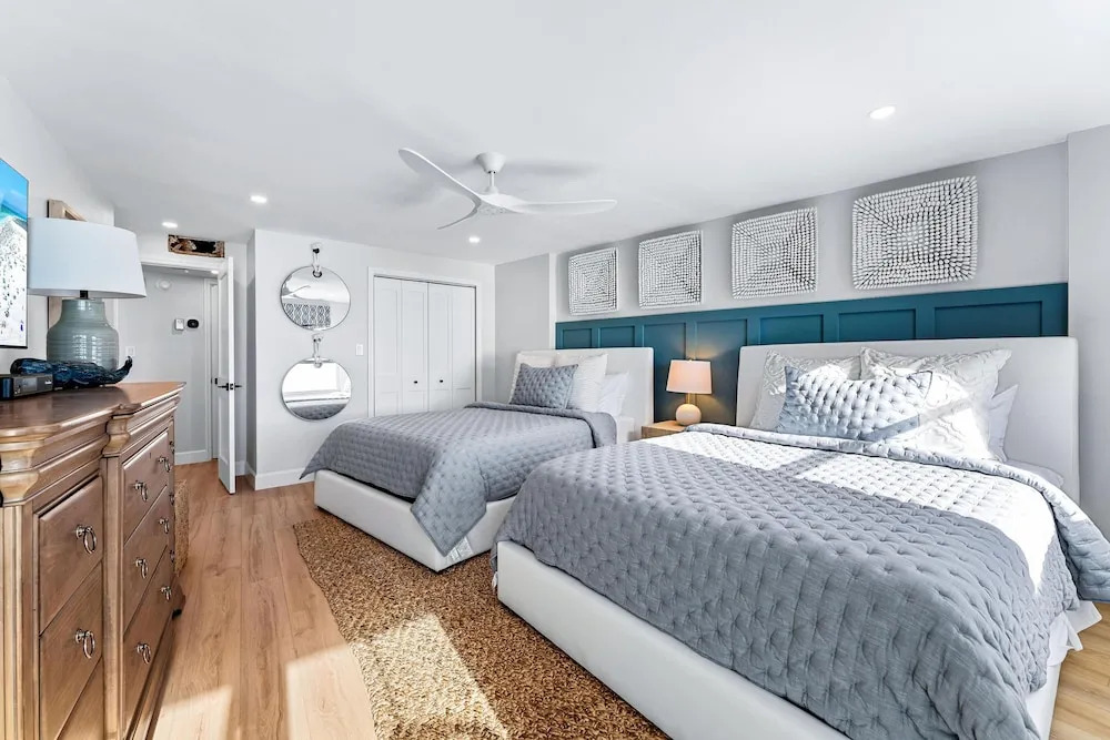 Crystal Sands By Beachside Management — 4-Star Luxury Hotel in Siesta Key, United States