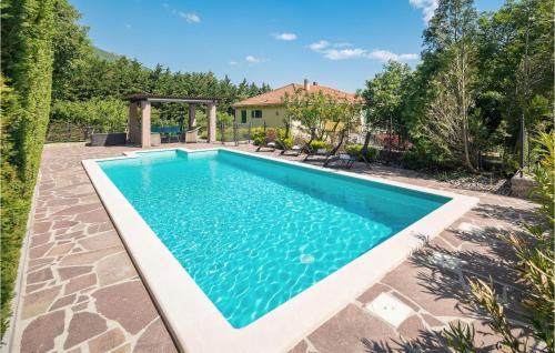 2 Bedroom Cozy Apartment In Buzet — 5-Star Luxury Hotel in Buzet, Croatia