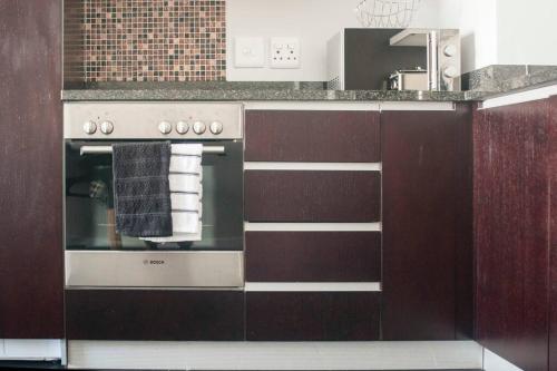 Lovely 1 Bedroom De Waterkant Apt with parking and WiFi