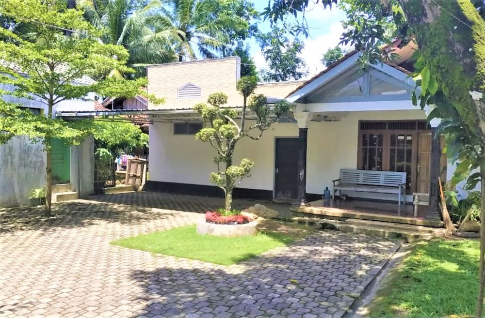 Pondok Wisata Jati Diri Jatijajar Syariah — Kebumen