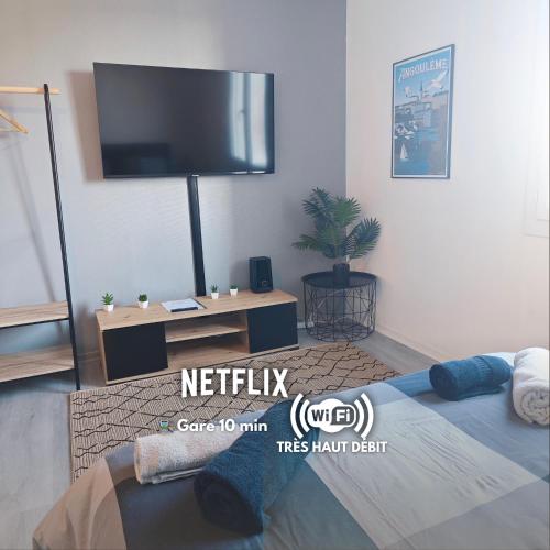 Le Republique Grand Studio Wi Fi Netflix in Angouleme, France