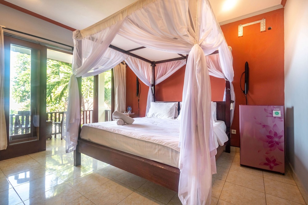 Rising Star Dive Resort in Amlapura, Indonesia