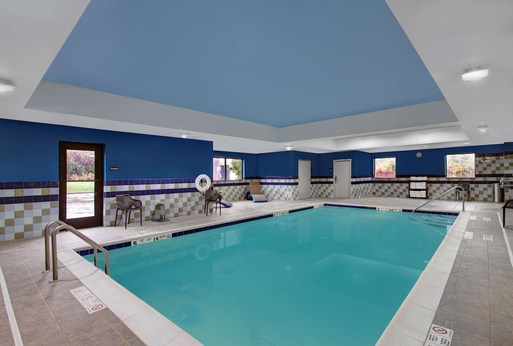 Hampton Inn & Suites Syracuse Dewitt - photo 37