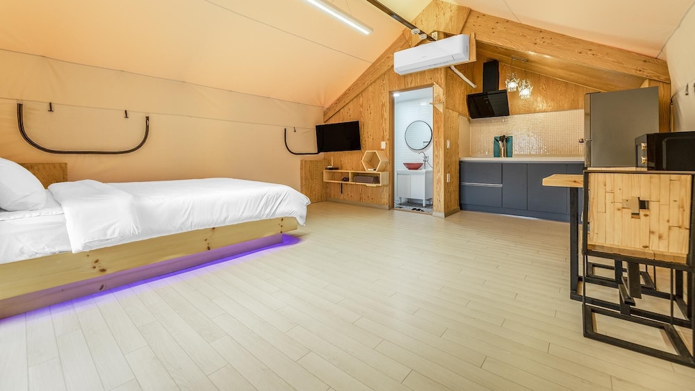 Gapyeong Cheongchun Glamping & Caravan in Gapyeong, South Korea