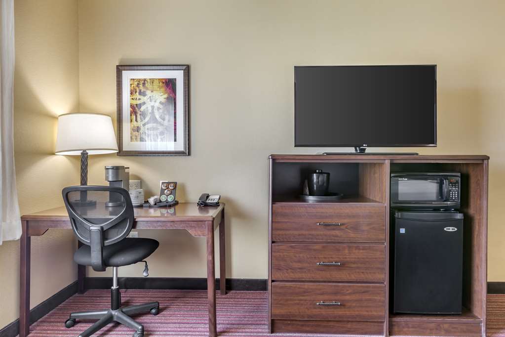 Best Western Plus Chandler Hotel & Suites - photo 18