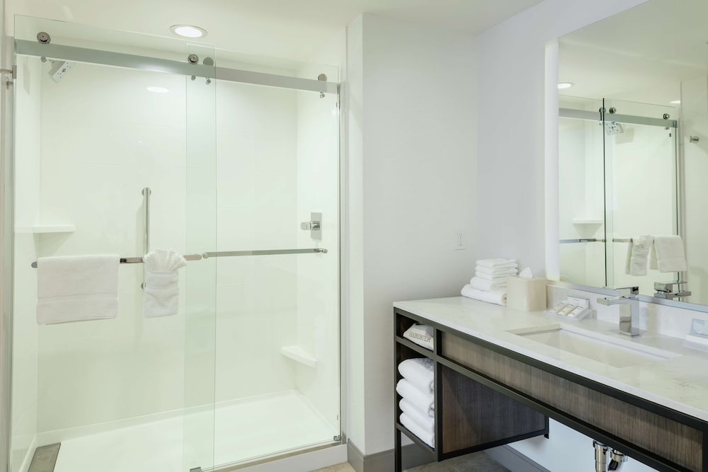 Hilton Garden Inn Wenatchee - photo 19
