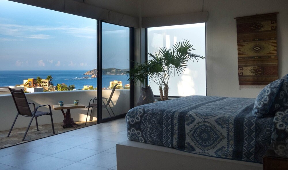 Villa Vista Hermosa Huatulco — 4-Star Luxury Hotel in Santa Maria Huatulco, Mexico