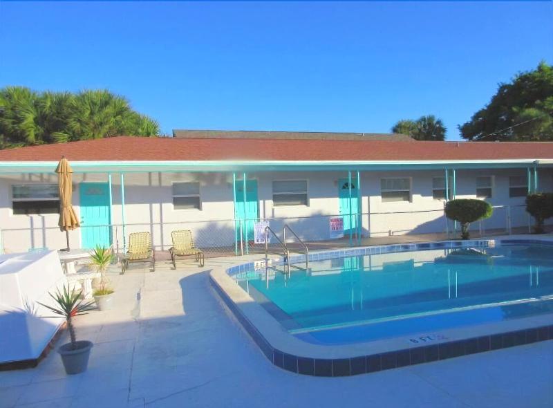 Sun Island Motel - photo 4