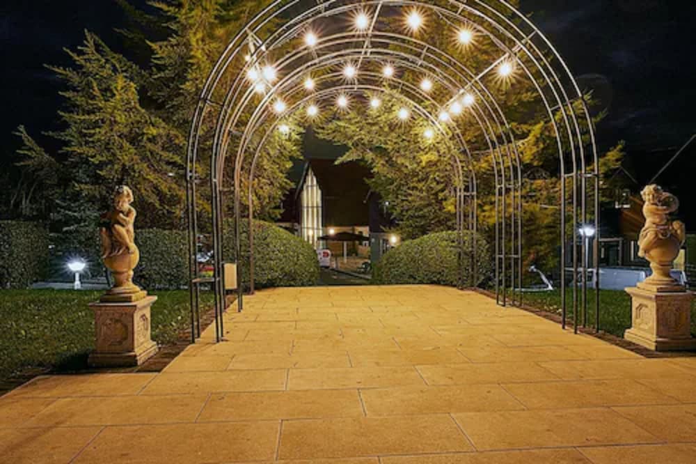 The Sharnbrook Hotel