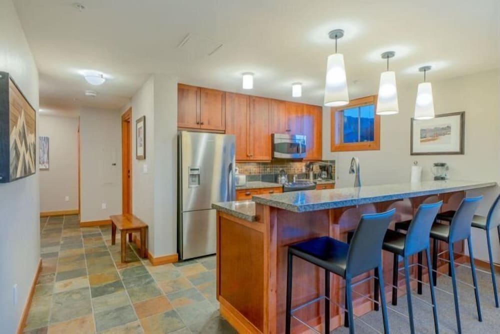 Luxury Ski in Ski out 2 Bedroom Mountain Resort Vacation Rental in the Heart of Snowmass Base Village - photo 26