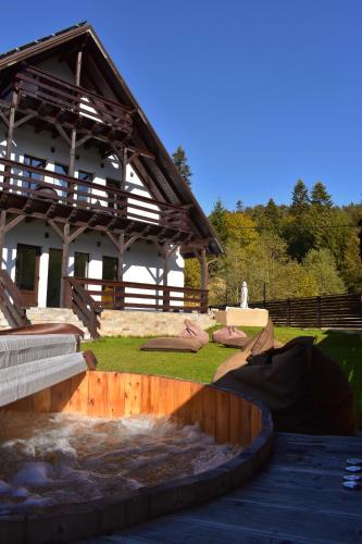30 Forest Azuga — 4-Star Luxury Hotel in Azuga, Romania
